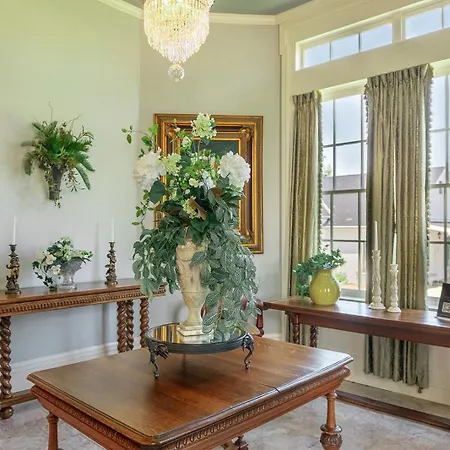 Belle Air Mansion And Bed & Breakfast