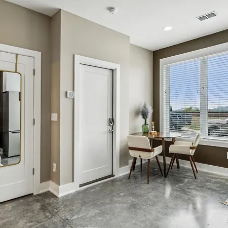 The Treehouse Stylish West Apartment Nashville