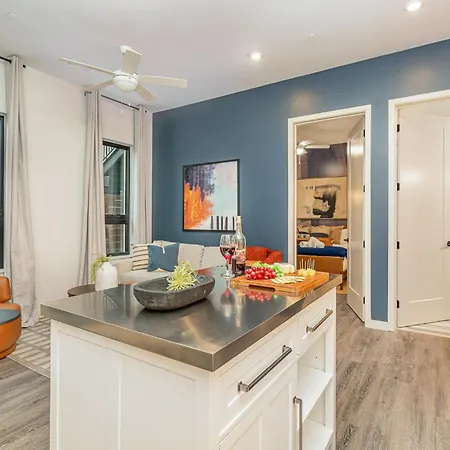 Acoustic Anthem-2 Units-pool & Gym-in Music Row Nashville