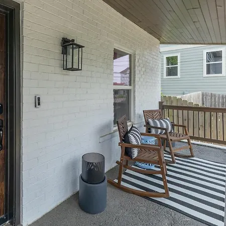 Private Rental-sleeps 12-cashville Charm Holiday home