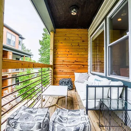 Side By Side Townhomes In East Holiday home *