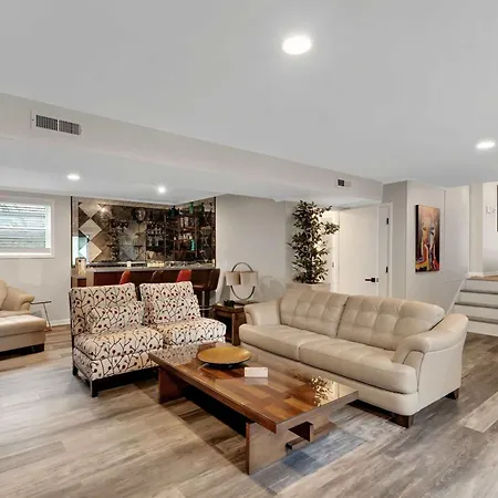 Luxurious 4br Pet Friendly *