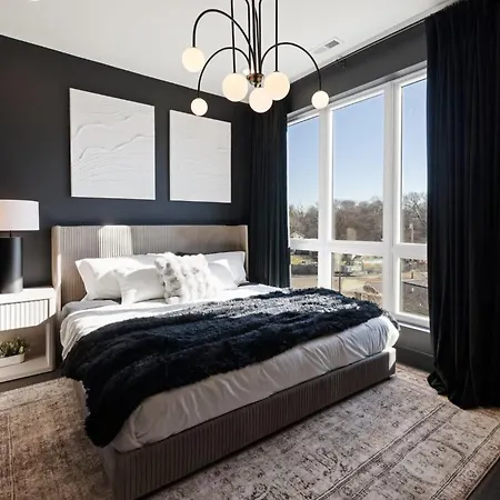 Holiday home The Hideout Icon-inspired Style & Rooftop Chill