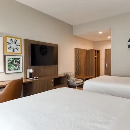Airport By Ihg Hotel 3*