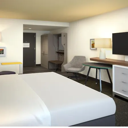 Hotel Airport By Ihg 3*