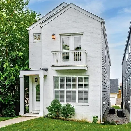 Downtown Oasis Sleeps 12 And 1 And A Half Miles To Broadway *