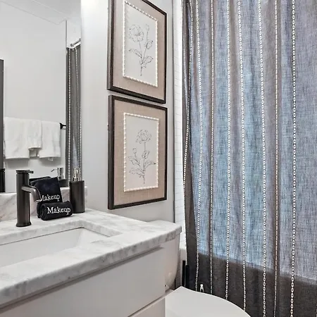 Downtown Oasis Sleeps 12 And 1 And A Half Miles To Broadway Nashville