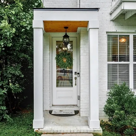 Downtown Oasis Sleeps 12 And 1 And A Half Miles To Broadway * Nashville