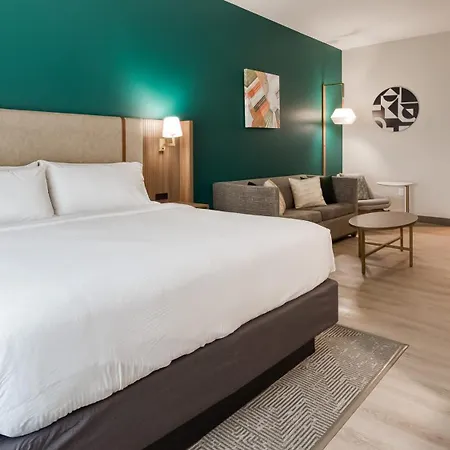 Airport By Ihg Hotel 3*