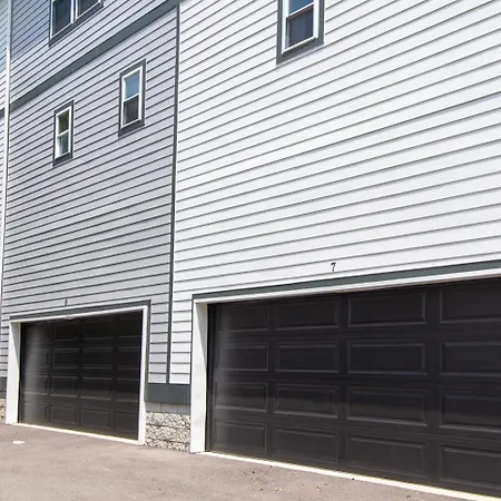 Side By Side Townhomes In East Holiday home Nashville