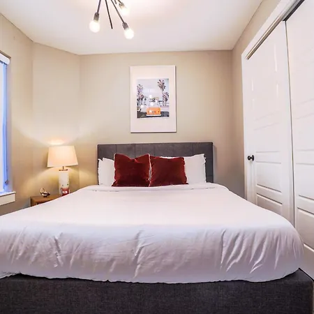 Holiday home Side By Side Townhomes In East *
