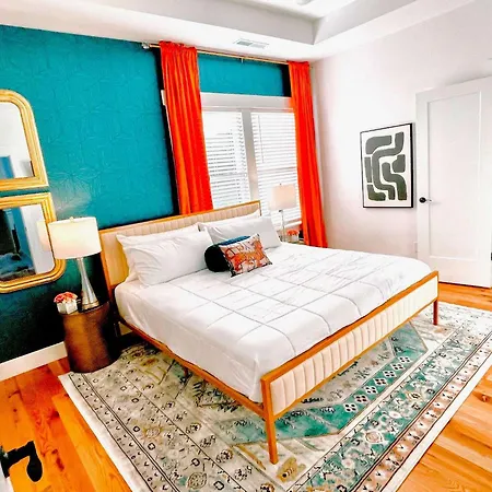 Glamorous 3 Bdr In East - Pet Friendly Holiday home *