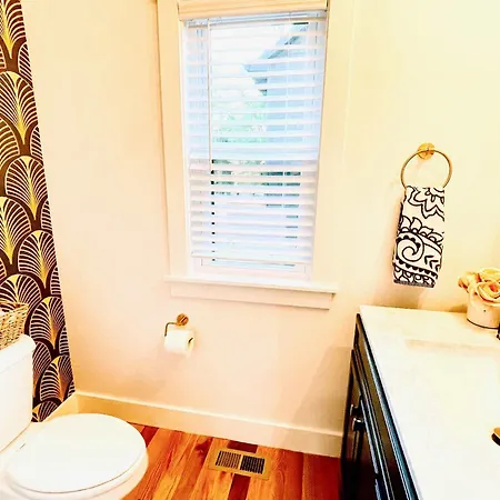 Glamorous 3 Bdr In East - Pet Friendly * Nashville