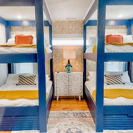 Holiday home Glamorous 3 Bdr In East - Pet Friendly