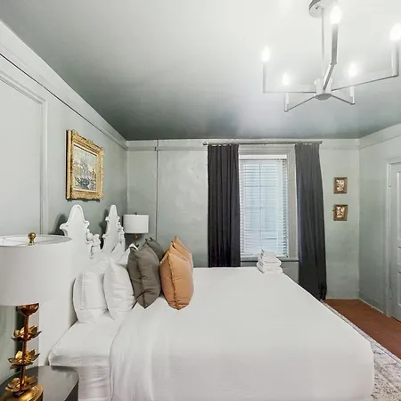 Germantown Grand Holiday home