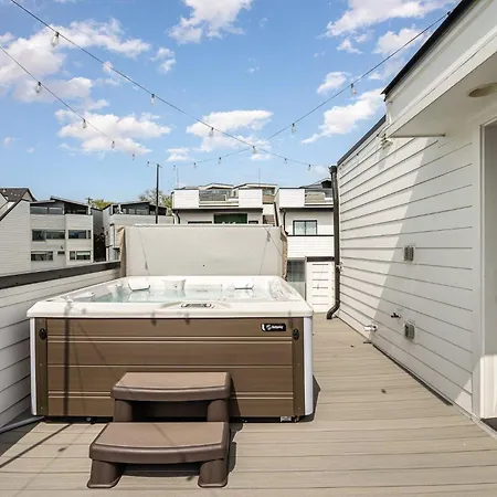 Holiday home Revival-rooftop Deck/hot Tub-mins To Broadway Nashville