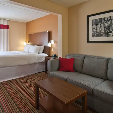 Hotel Four Points By Sheraton Airport 3*