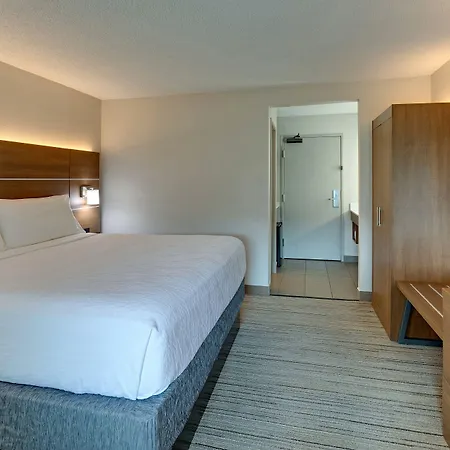 Hotel Express W-i40 By Ihg 3*