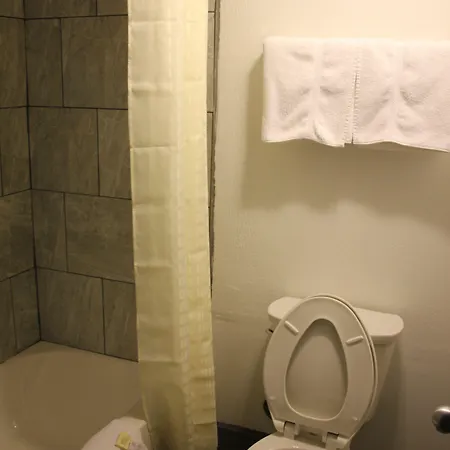 Quarters & Hotel