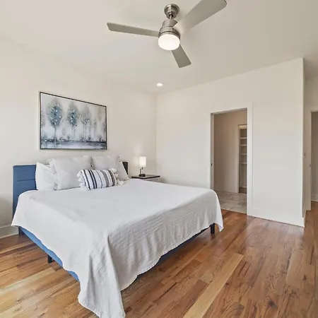 Music Family Retreat - Near Airport, Downtown Holiday home