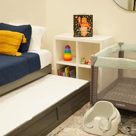 Music Family Retreat - Near Airport, Downtown Holiday home