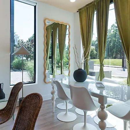Apartment The Grove By Avantstay