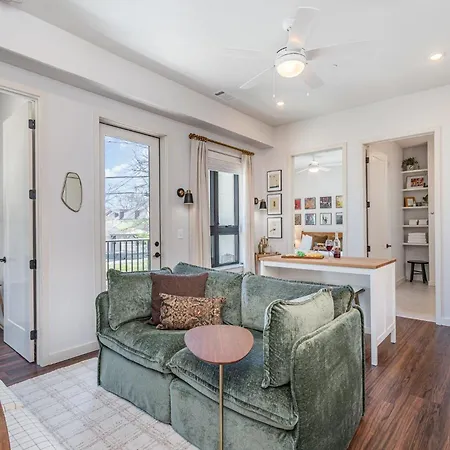 Acoustic Anthem-2 Units-pool & Gym-in Music Row * Nashville