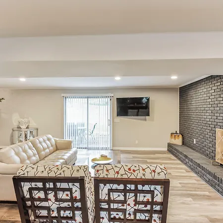 Luxurious 4br Pet Friendly Holiday home