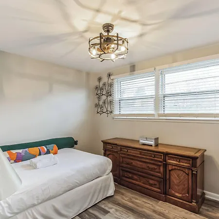 Luxurious 4br Pet Friendly