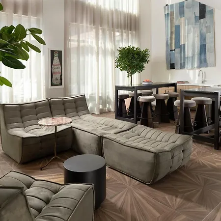 Mint House Marathon Village By Kasa Hotel