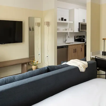 Mint House Marathon Village By Kasa 3*