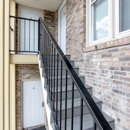 Steps From Vandy, Live Music-downtown 9 Mins Away! Apartment