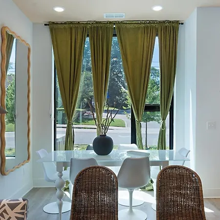 The Grove By Avantstay Apartment