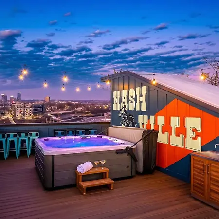 Holiday home Rooftop Deck Hot Tub & Game In Nashville