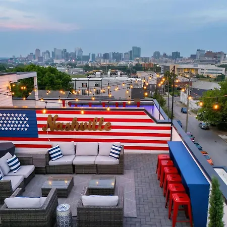 Holiday home Rooftop Deck & Shuffleboard Bbq Near Downtown *