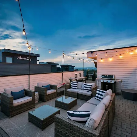 Holiday home Rooftop Deck & Shuffleboard Bbq Near Downtown Nashville