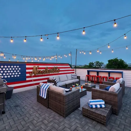 Holiday home Rooftop Deck & Shuffleboard Bbq Near Downtown