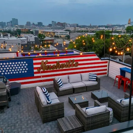 Rooftop Deck & Shuffleboard Bbq Near Downtown Nashville