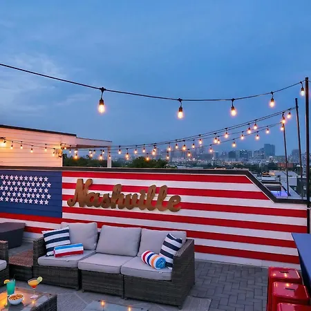 Rooftop Deck & Shuffleboard Bbq Near Downtown * Nashville
