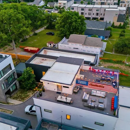 Holiday home Rooftop Deck & Shuffleboard Bbq Near Downtown Nashville