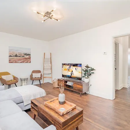 Chime - Minutes To Broadway & Germantown Holiday home *