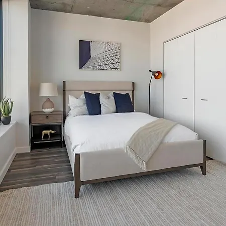 Landing Apartments - 2010 West End