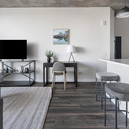 Landing Apartments - 2010 West End Apartment Nashville