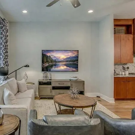 Two Homes - Accommodates 24 Guests Holiday home *