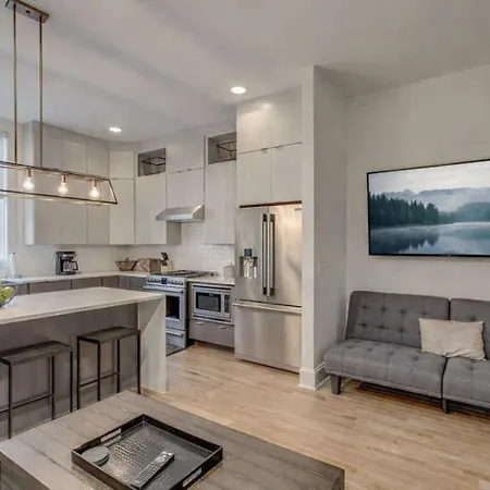 Two Homes - Accommodates 24 Guests Holiday home *