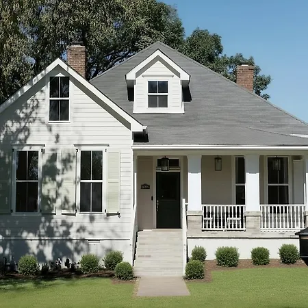 Magazine Featured 1890s Home, Pets, Yard, 8min-dt Nashville