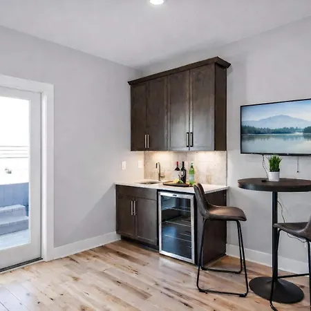 Side By Side Nash Homes - Relaxing Rooftop Patios *