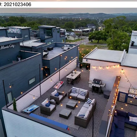 Rooftop Deck & Shuffleboard Bbq Near Downtown Nashville