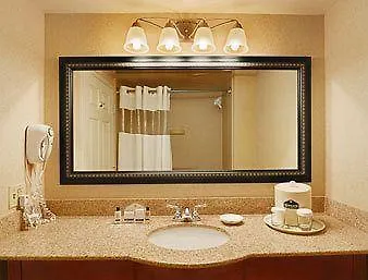 Hotel Four Points By Sheraton Airport 3*