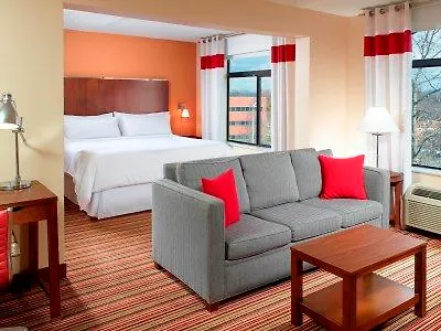 Hotel Four Points By Sheraton Airport 3*